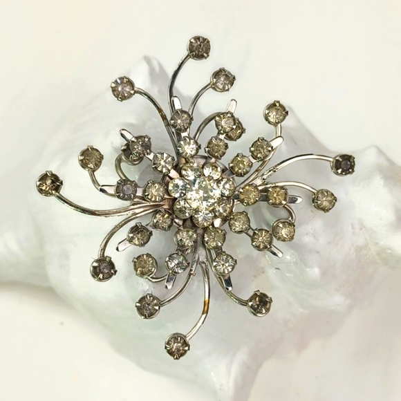 ♥️Bundle Only♥️ Vintage Style Silver Tone Rhinestone Whimsical Brooch - Picture 1 of 6